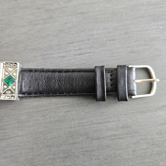 BECORA | Black Leather Strap Watch - Picture 9 of 12